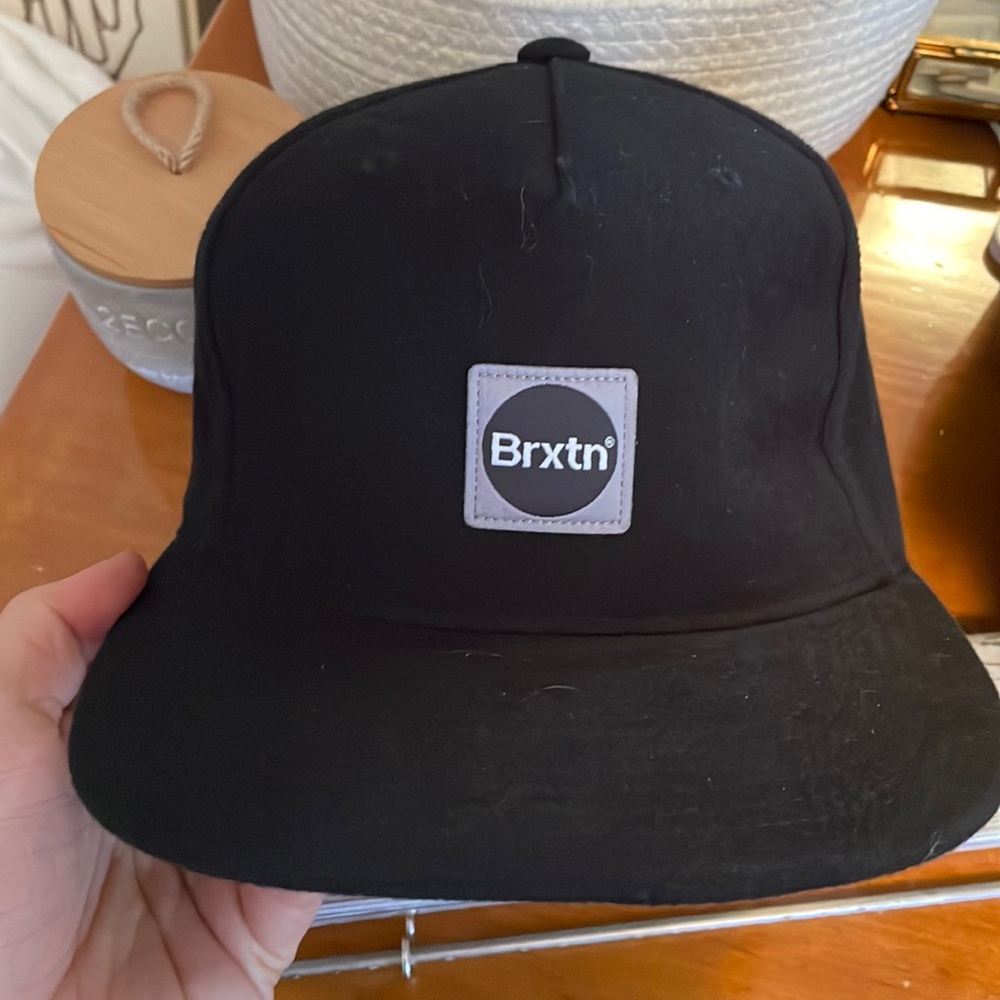 black BRXTN snap back never worn